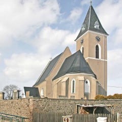 Kostel sv. Petra a Pavla, apoštolů zdroj: Wikimedia Commons