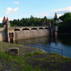 Tourist site (reservoir) source: Wikimedia Commons