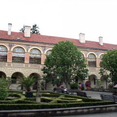 Atrakcja turystyczna (galeria, muzeum, park, pałac, mini ZOO) źródło: Wikimedia Commons
