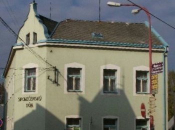 Gemeindehaus. 