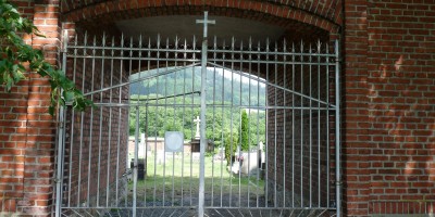 (Mlýnický Dvůr) - cimetière. 